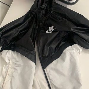 Women’s Nike windbreaker